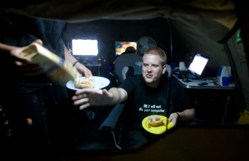 Outdoor LAN-Party Campzone in Oirschot wordt dag en nacht gegamed door de 1500 gamers tijdens het zomerkamp.